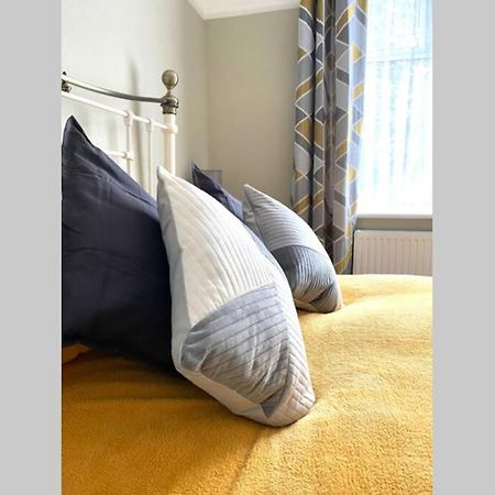 Spacious 2 Bed Apt Sleeps 4 Near Bournemouth Beach Luaran gambar
