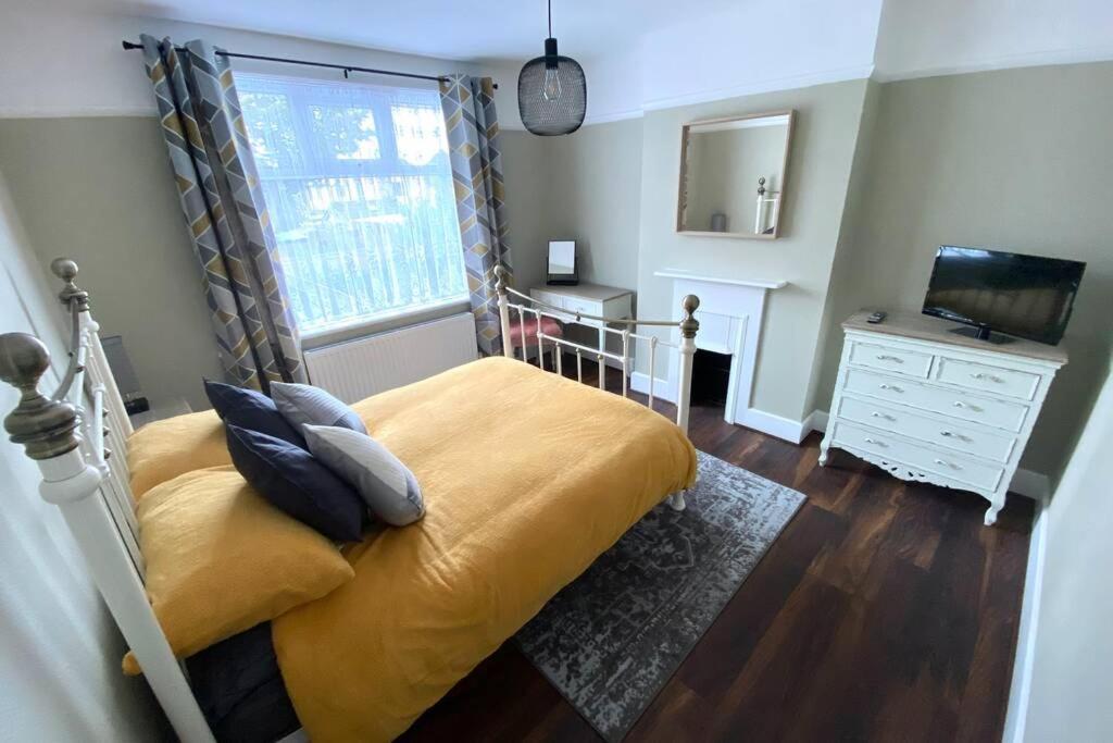 Spacious 2 Bed Apt Sleeps 4 Near Bournemouth Beach Luaran gambar