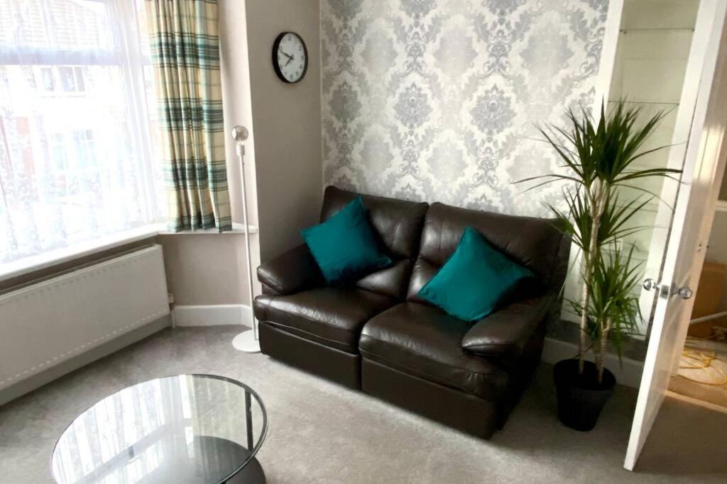 Spacious 2 Bed Apt Sleeps 4 Near Bournemouth Beach Luaran gambar