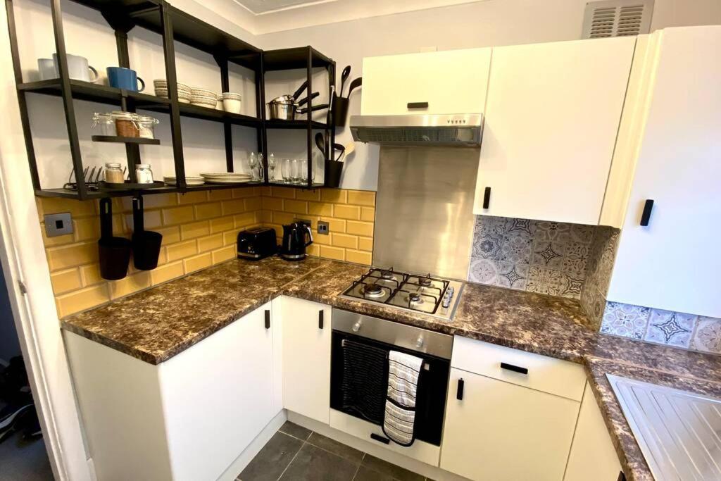 Spacious 2 Bed Apt Sleeps 4 Near Bournemouth Beach Luaran gambar